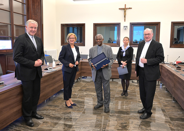 Delegation aus NÖ bei Kardinal Turkson in Rom: u.a. Landeshauptfrau Johanna Mikl-Leitner und Bischof Alois Schwarz / NLK Pfeiffer 21.9.2020